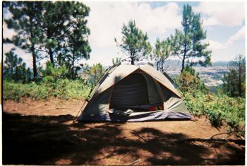 Pop-Up Tent vs Traditional Pole Tent: Which Is Better for Family Camping Trips?